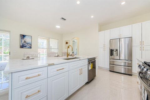 House in Tampa, Florida 4 bedrooms, 201.51 sq.m. № 1803383 - photo 18