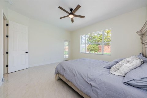 House in Tampa, Florida 4 bedrooms, 201.51 sq.m. № 1803383 - photo 29