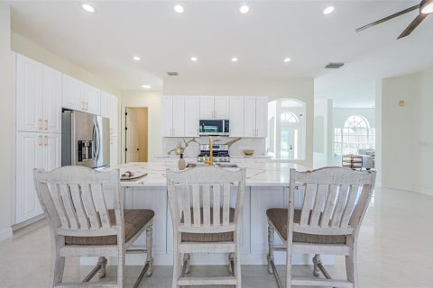 House in Tampa, Florida 4 bedrooms, 201.51 sq.m. № 1803383 - photo 22