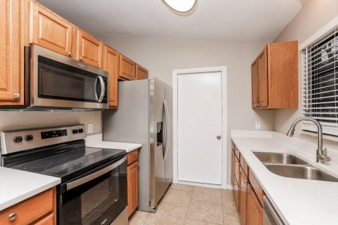 Villa ou maison à louer à Eustis, Floride: 3 chambres, 120.4 m2 № 2406976 - photo 8