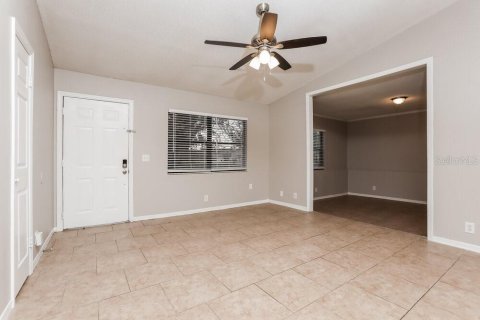 Villa ou maison à louer à Eustis, Floride: 3 chambres, 120.4 m2 № 2406976 - photo 4