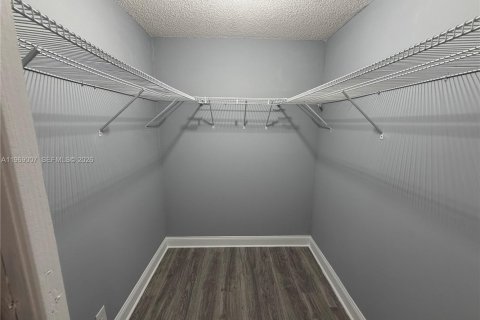 Casa en venta en Plantation, Florida, 5 dormitorios, 187.66 m2 № 2031866 - foto 30