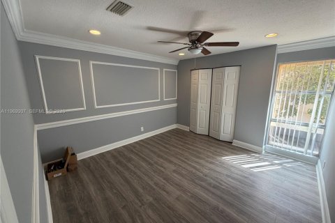 Casa en venta en Plantation, Florida, 5 dormitorios, 187.66 m2 № 2031866 - foto 17