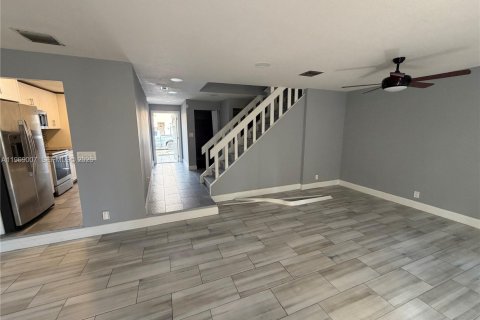 Casa en venta en Plantation, Florida, 5 dormitorios, 187.66 m2 № 2031866 - foto 13