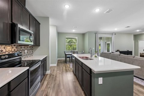 House in Ocala, Florida 4 bedrooms, 219.9 sq.m. № 2151056 - photo 9