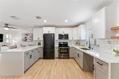 Casa en venta en Oakland Park, Florida, 3 dormitorios, 85.1 m2 № 2001964 - foto 10