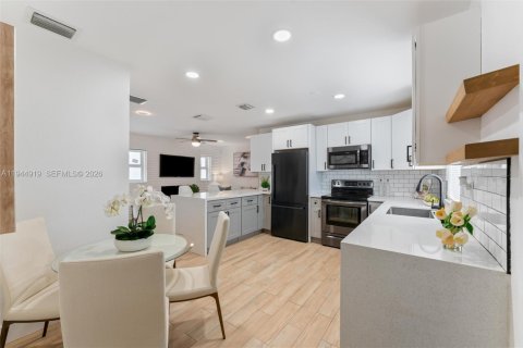 Casa en venta en Oakland Park, Florida, 3 dormitorios, 85.1 m2 № 2001964 - foto 11