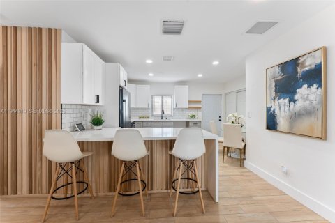 Casa en venta en Oakland Park, Florida, 3 dormitorios, 85.1 m2 № 2001964 - foto 7