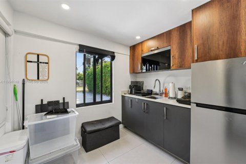 Villa ou maison à vendre à Miami, Floride: 5 chambres, 163.97 m2 № 2169340 - photo 6