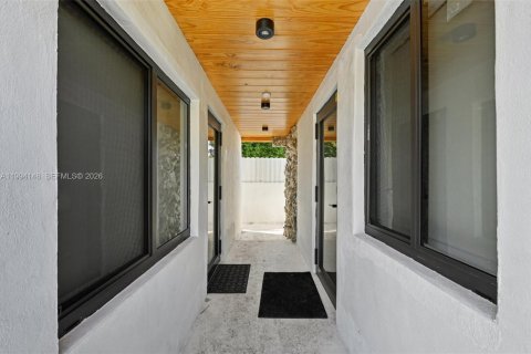 Villa ou maison à vendre à Miami, Floride: 5 chambres, 163.97 m2 № 2169340 - photo 20