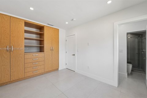 Villa ou maison à vendre à Miami, Floride: 5 chambres, 163.97 m2 № 2169340 - photo 24