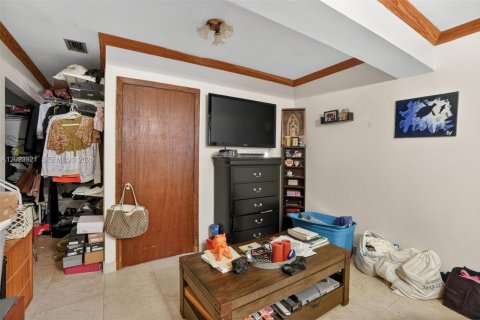 Villa ou maison à vendre à Miami, Floride: 4 chambres, 311.04 m2 № 2176109 - photo 8