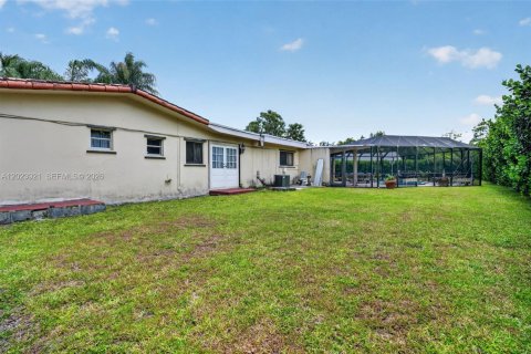 Villa ou maison à vendre à Miami, Floride: 4 chambres, 311.04 m2 № 2176109 - photo 18