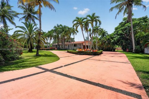 Villa ou maison à vendre à Miami, Floride: 4 chambres, 311.04 m2 № 2176109 - photo 21