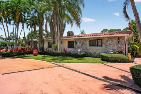 Villa ou maison à vendre à Miami, Floride: 4 chambres, 311.04 m2 № 2176109 - photo 22
