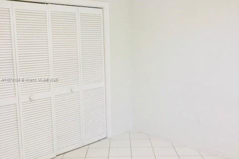 Casa en alquiler en Miami, Florida, 4 dormitorios, 139.45 m2 № 1927789 - foto 14