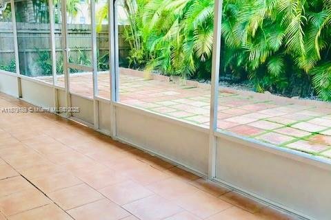 Casa en alquiler en Miami, Florida, 4 dormitorios, 139.45 m2 № 1927789 - foto 28