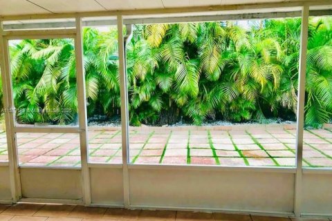 Casa en alquiler en Miami, Florida, 4 dormitorios, 139.45 m2 № 1927789 - foto 27