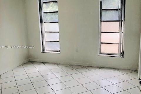 Casa en alquiler en Miami, Florida, 4 dormitorios, 139.45 m2 № 1927789 - foto 19