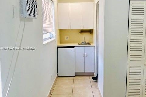 Casa en alquiler en Miami, Florida, 4 dormitorios, 139.45 m2 № 1927789 - foto 23