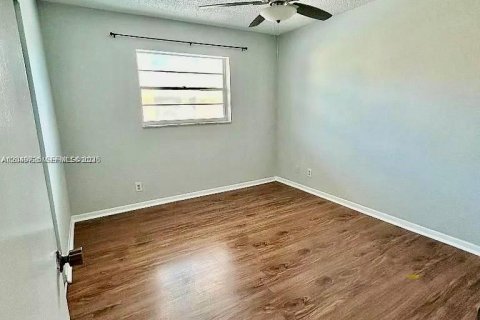 Copropriété à vendre à Hollywood, Floride: 2 chambres, 85.47 m2 № 2087972 - photo 7
