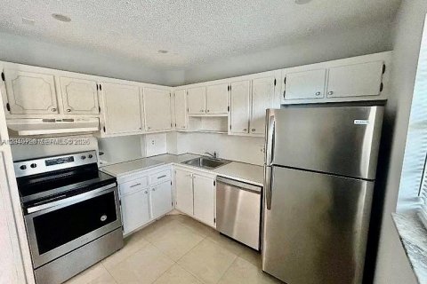 Copropriété à vendre à Hollywood, Floride: 2 chambres, 85.47 m2 № 2087972 - photo 3