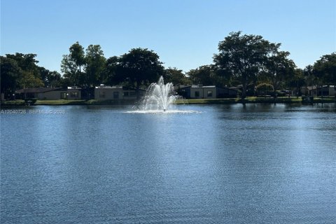 Condo à Hollywood, Floride, 2 chambres  № 2087972