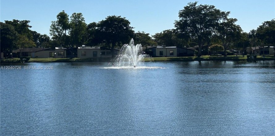 Condo à Hollywood, Floride, 2 chambres  № 2087972