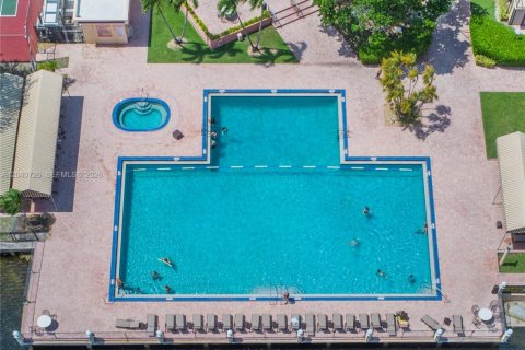 Copropriété à vendre à Hollywood, Floride: 2 chambres, 85.47 m2 № 2087972 - photo 22
