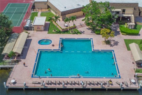 Copropriété à vendre à Hollywood, Floride: 2 chambres, 85.47 m2 № 2087972 - photo 21