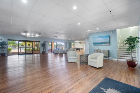 Copropriété à vendre à Hollywood, Floride: 2 chambres, 85.47 m2 № 2087972 - photo 14