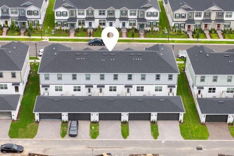Townhouse in Winter Garden, Florida 3 bedrooms, 157.1 sq.m. № 2378319 - photo 4