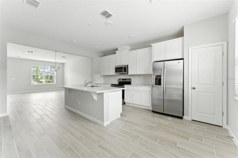 Townhouse in Winter Garden, Florida 3 bedrooms, 157.1 sq.m. № 2378319 - photo 22