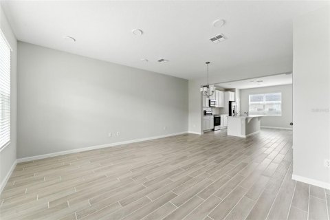 Townhouse in Winter Garden, Florida 3 bedrooms, 157.1 sq.m. № 2378319 - photo 23