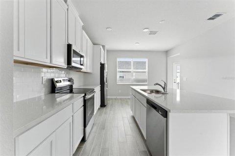 Townhouse in Winter Garden, Florida 3 bedrooms, 157.1 sq.m. № 2378319 - photo 19