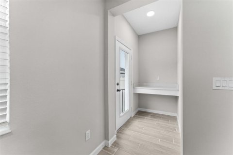 Townhouse in Winter Garden, Florida 3 bedrooms, 157.1 sq.m. № 2378319 - photo 18