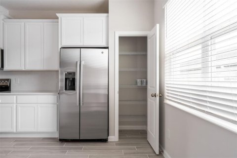 Townhouse in Winter Garden, Florida 3 bedrooms, 157.1 sq.m. № 2378319 - photo 25