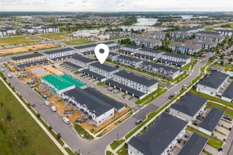 Townhouse in Winter Garden, Florida 3 bedrooms, 157.1 sq.m. № 2378319 - photo 6