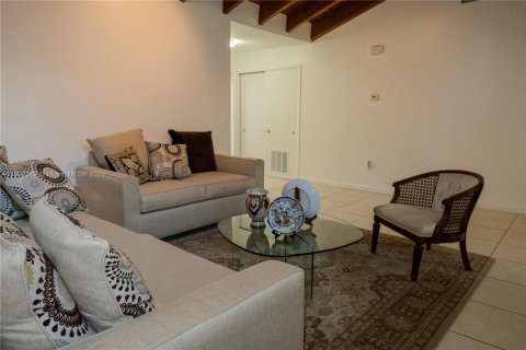 Купить виллу или дом в Майами, Флорида 3 спальни, 141.58м2, № 1953637 - фото 22