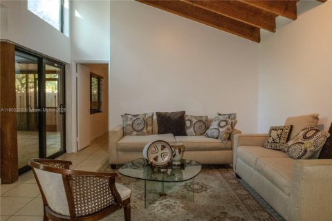 Купить виллу или дом в Майами, Флорида 3 спальни, 141.58м2, № 1953637 - фото 9