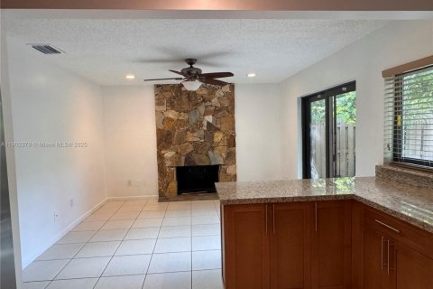 Купить виллу или дом в Майами, Флорида 3 спальни, 141.58м2, № 1953637 - фото 8