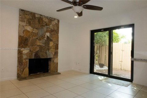 Купить виллу или дом в Майами, Флорида 3 спальни, 141.58м2, № 1953637 - фото 7