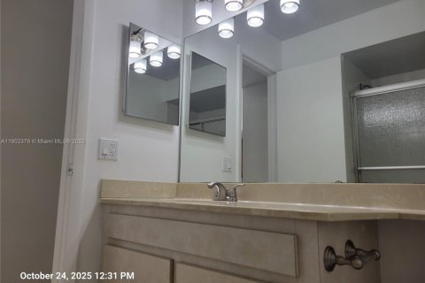 Купить виллу или дом в Майами, Флорида 3 спальни, 141.58м2, № 1953637 - фото 17