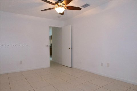 Купить виллу или дом в Майами, Флорида 3 спальни, 141.58м2, № 1953637 - фото 15