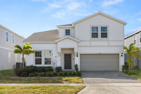 House in Davenport, Florida 8 bedrooms, 374.95 sq.m. № 1909429 - photo 1