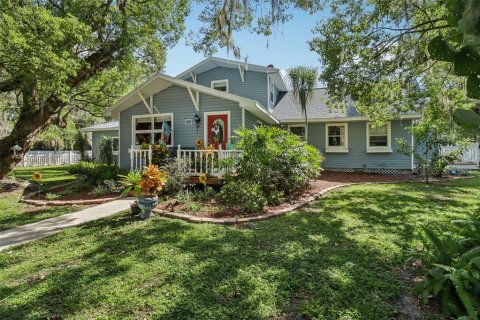 House in Mount Dora, Florida 4 bedrooms, 253.16 sq.m. № 1909885 - photo 1