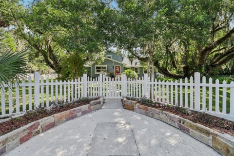 Casa en venta en Mount Dora, Florida, 4 dormitorios, 253.16 m2 № 1909885 - foto 4