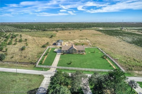 House in Lake Placid, Florida 4 bedrooms № 1766696 - photo 8