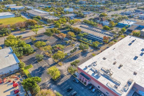 Купить коммерческую недвижимость в Форт-Лодердейл, Флорида № 1935070 - фото 2