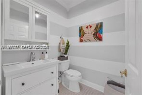 House in Weston, Florida 5 bedrooms, 230.4 sq.m. № 2017938 - photo 21